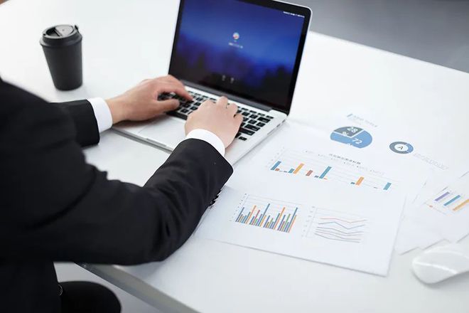 盤點(diǎn)本科五大“萬金油”專業(yè)，行業(yè)兼容性超高！工作不愁，計(jì)算機(jī)軟件開發(fā)領(lǐng)銜